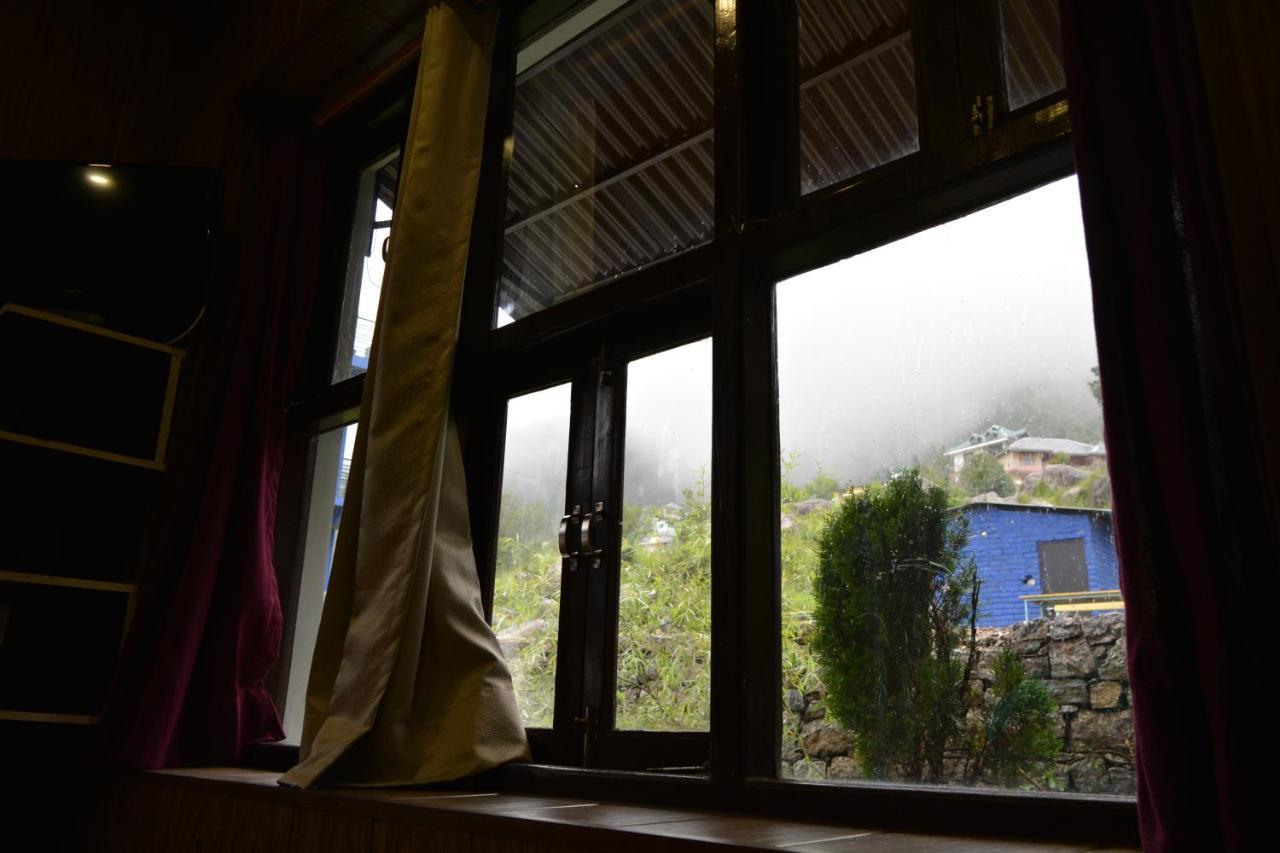 Utopia Hostels Dharamkot Mcleodganj Dharamshala Exterior photo